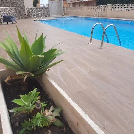 Apartamento A 100 Metros De La Playa Con Grande Terraza Y Vistas Al Mar