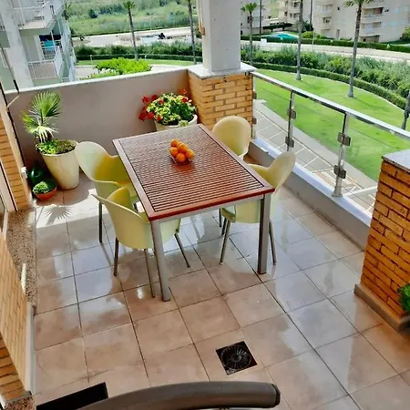 A 100 Metros De La Playa Con Grande Terraza Y Vistas Al Mar *