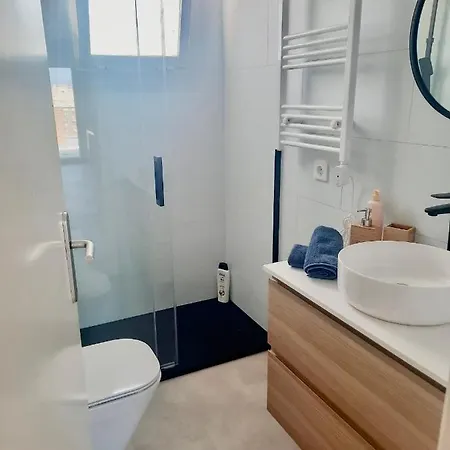 A 100 Metros De La Playa Con Grande Terraza Y Vistas Al Mar Apartamento *