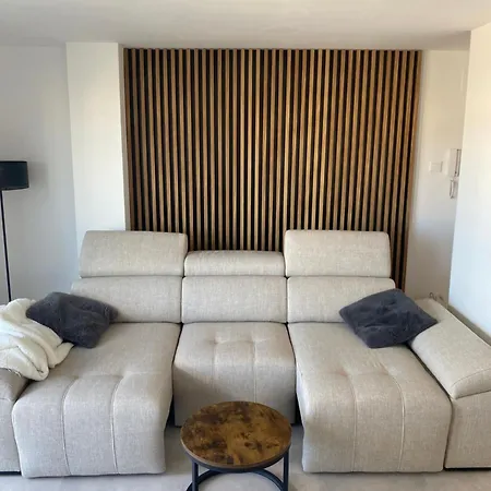 Apartamento A 100 Metros De La Playa Con Grande Terraza Y Vistas Al Mar *